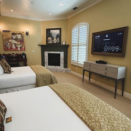 Villa Arden Hills カーマイケル  エクステリア 写真