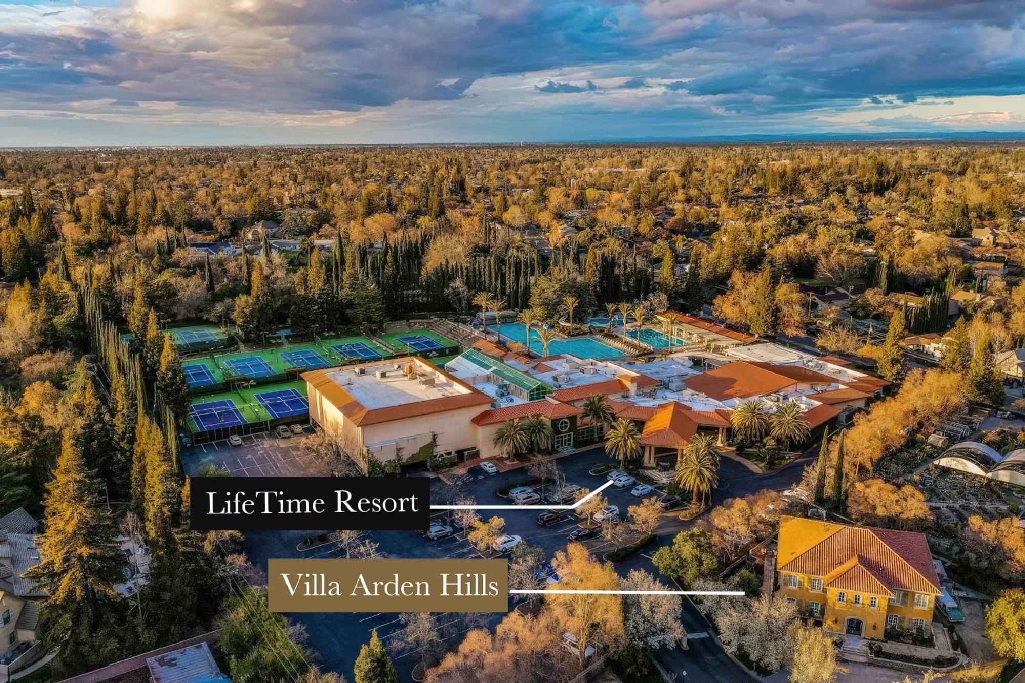 Villa Arden Hills カーマイケル  エクステリア 写真